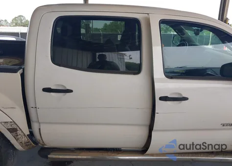 2011 Toyota Tacoma Prerunner V6 z USA, uszkodzony, nr VIN 3TMJU4GN8BM111574